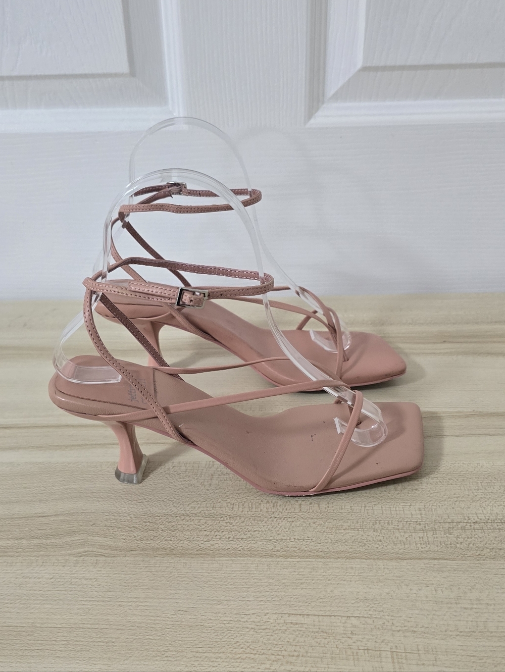 Jeffrey Campbell Fluxx Tan/nude Strappy Kitten Heel Thong Sandals Size 6.5 - Picture 4 of 9